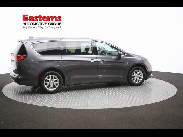 2020 Chrysler Voyager LX