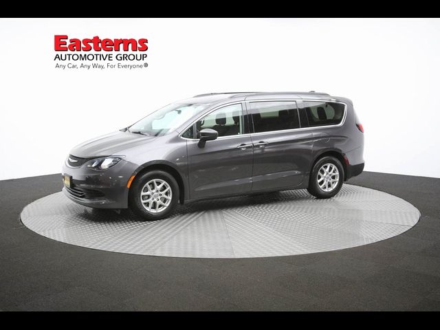 2020 Chrysler Voyager LX