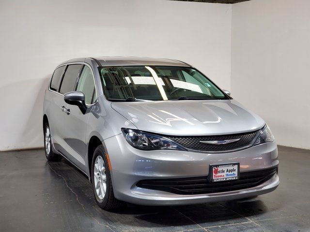 2020 Chrysler Voyager LX