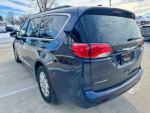 2020 Chrysler Voyager LX