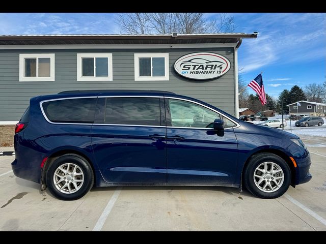 2020 Chrysler Voyager LX