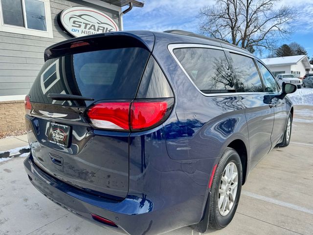 2020 Chrysler Voyager LX