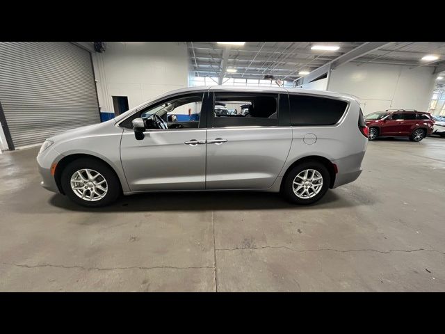 2020 Chrysler Voyager LX