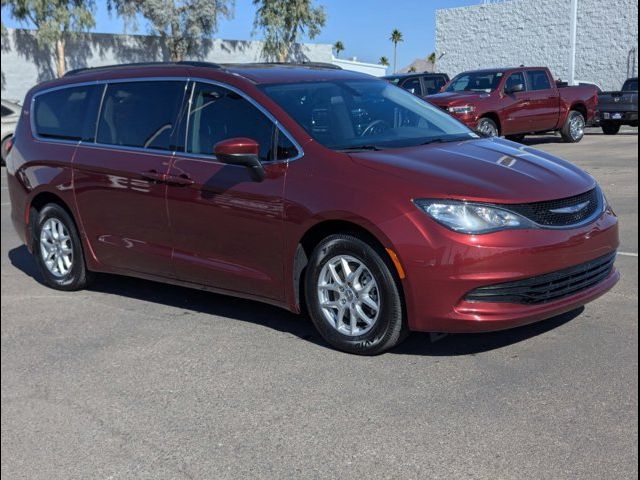 2020 Chrysler Voyager LX