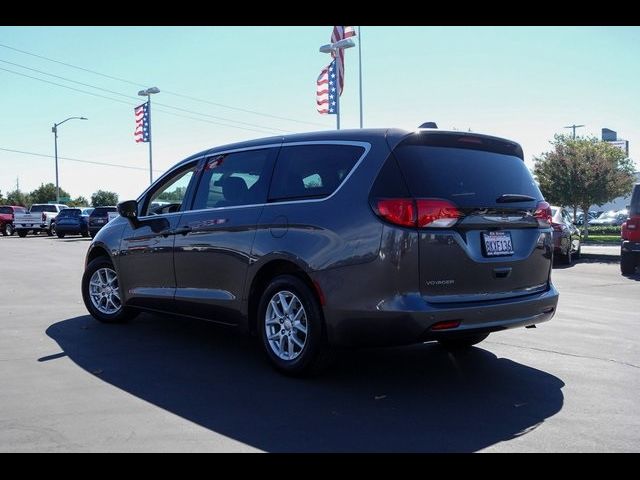 2020 Chrysler Voyager LX