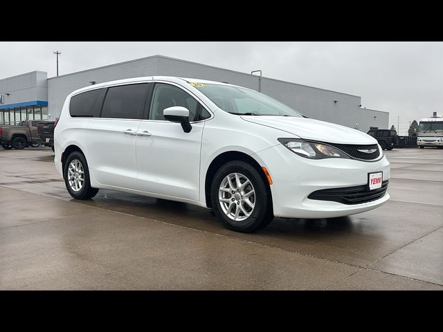 2020 Chrysler Voyager LX