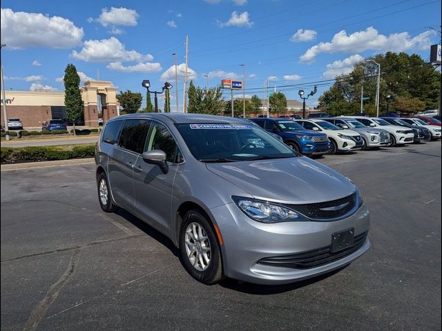 2020 Chrysler Voyager LX