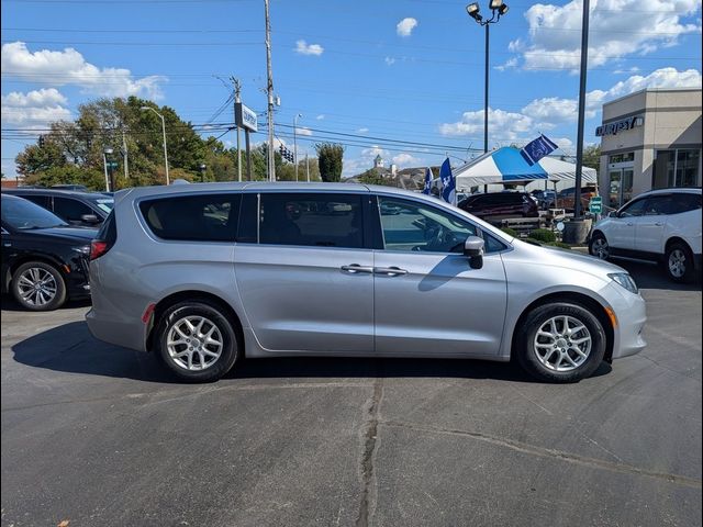 2020 Chrysler Voyager LX