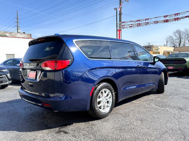 2020 Chrysler Voyager LX