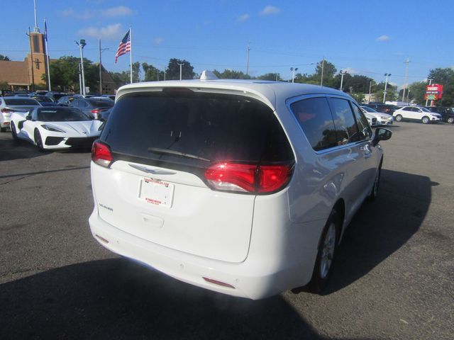 2020 Chrysler Voyager LX