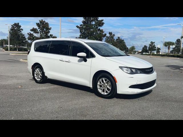 2020 Chrysler Voyager LX