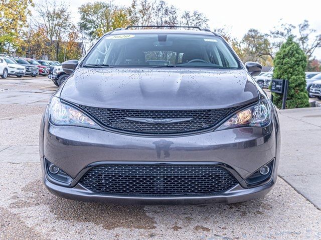 2020 Chrysler Voyager LXI