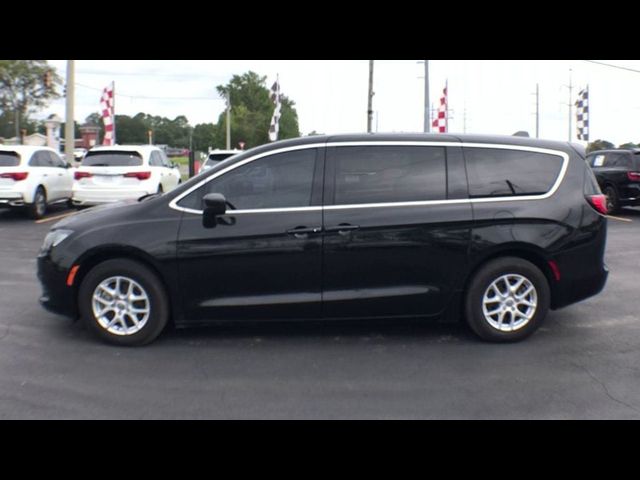 2020 Chrysler Voyager LX