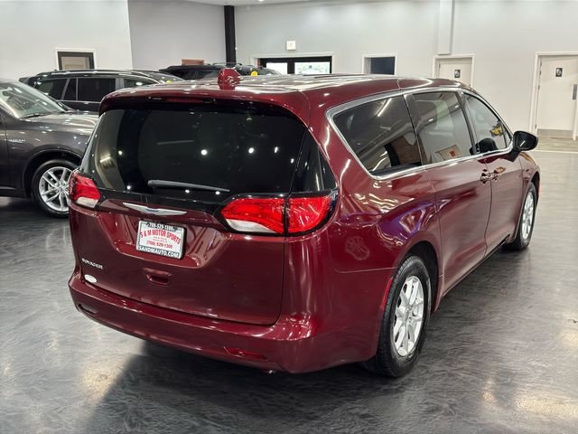 2020 Chrysler Voyager LX