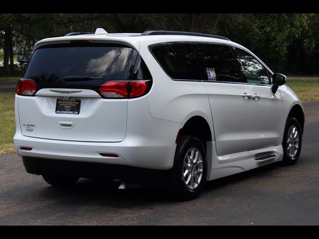 2020 Chrysler Voyager LXI