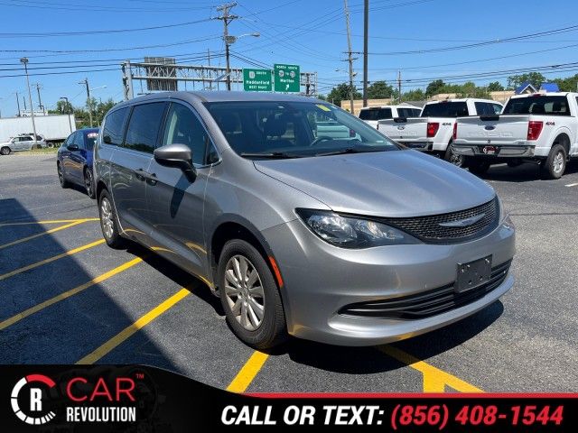 2020 Chrysler Voyager L