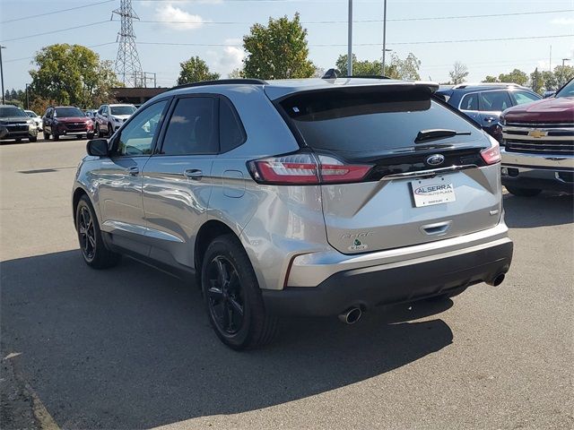 2020 Ford Edge SE