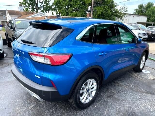 2020 Ford Escape SE