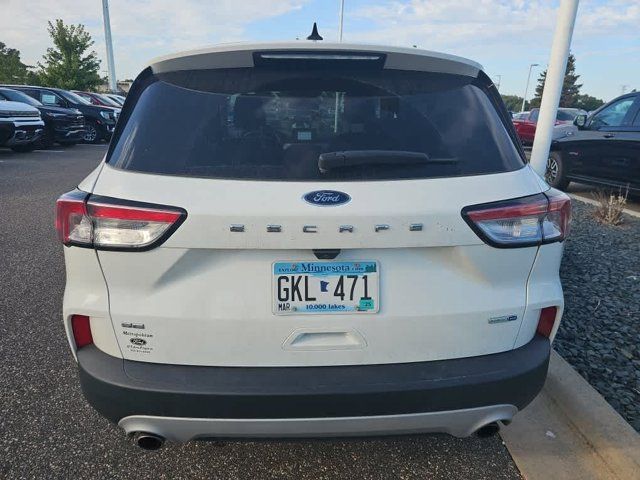 2020 Ford Escape SE