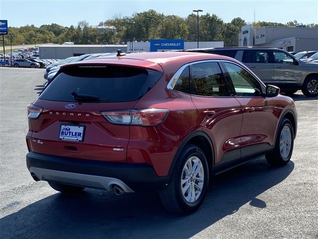 2020 Ford Escape SE