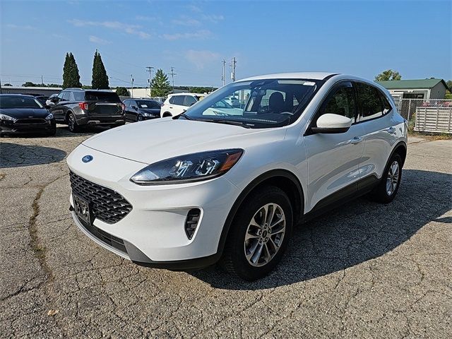 2020 Ford Escape SE