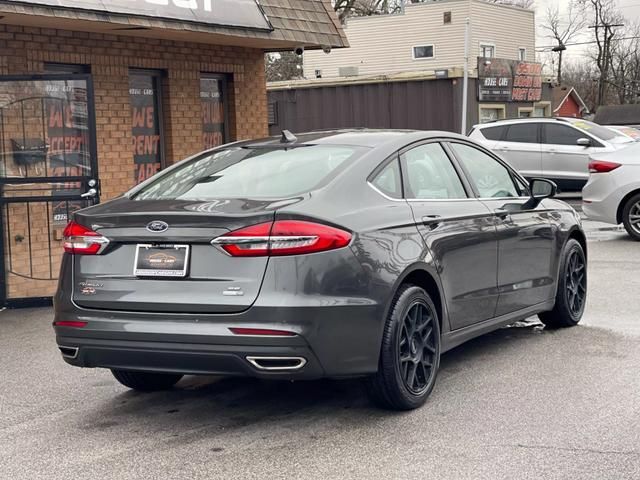 2020 Ford Fusion SE