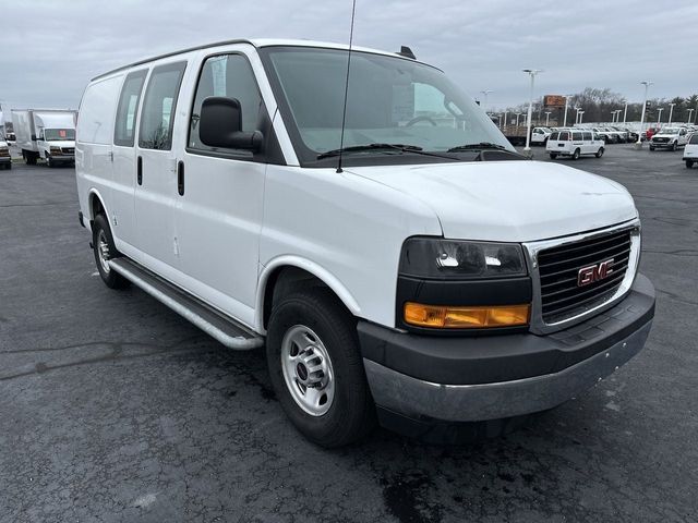 2020 GMC Savana Base