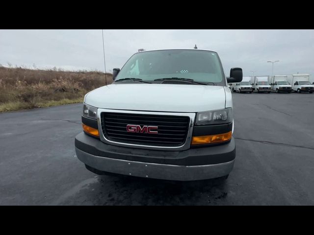 2020 GMC Savana Base