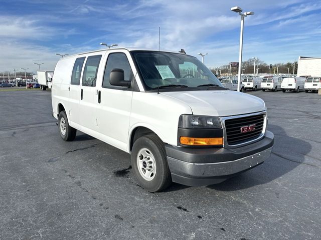 2020 GMC Savana Base