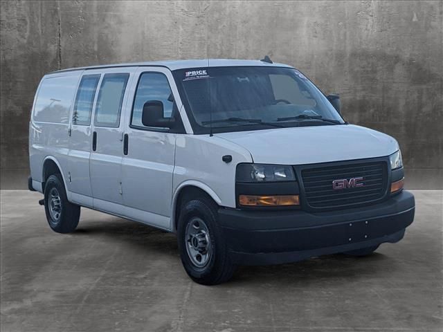 2020 GMC Savana Base