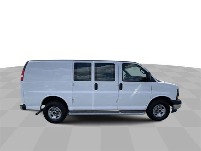 2020 GMC Savana Base