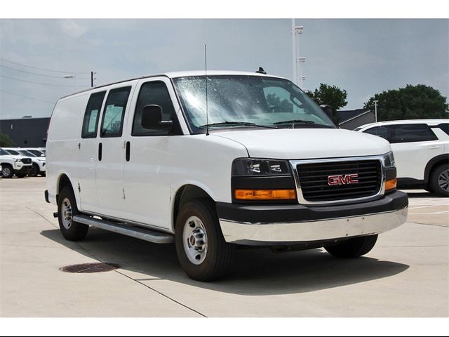 2020 GMC Savana Base