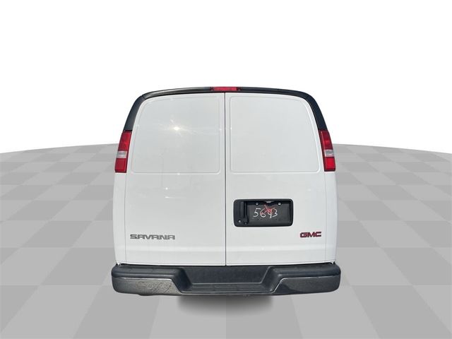 2020 GMC Savana Base