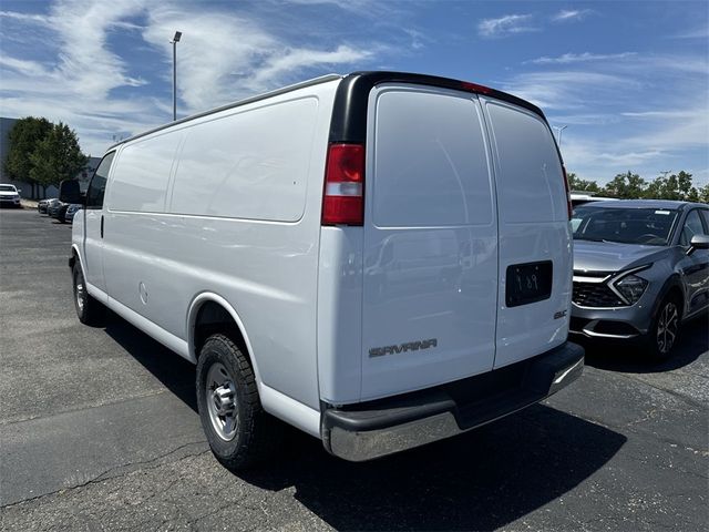 2020 GMC Savana Base