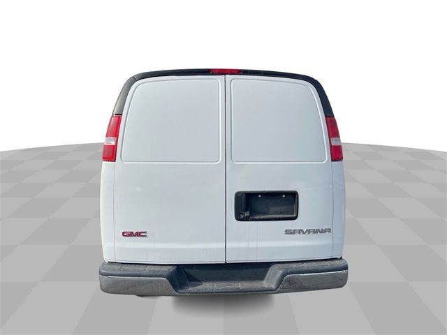 2020 GMC Savana Base