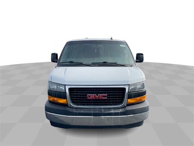 2020 GMC Savana Base