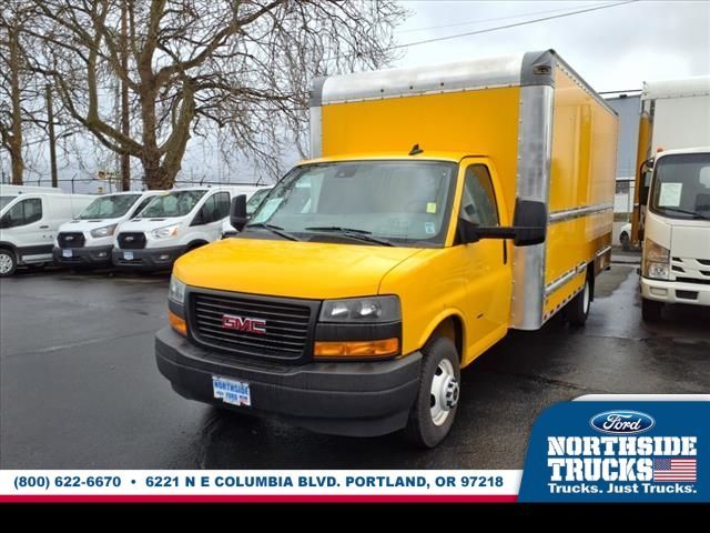 2020 GMC Savana Base