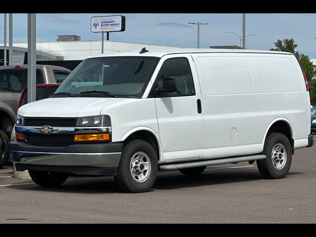 2020 GMC Savana Base