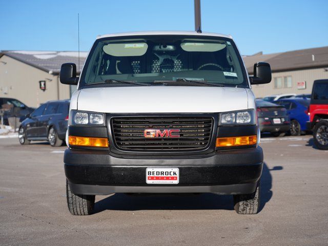 2020 GMC Savana Base