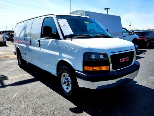 2020 GMC Savana Base