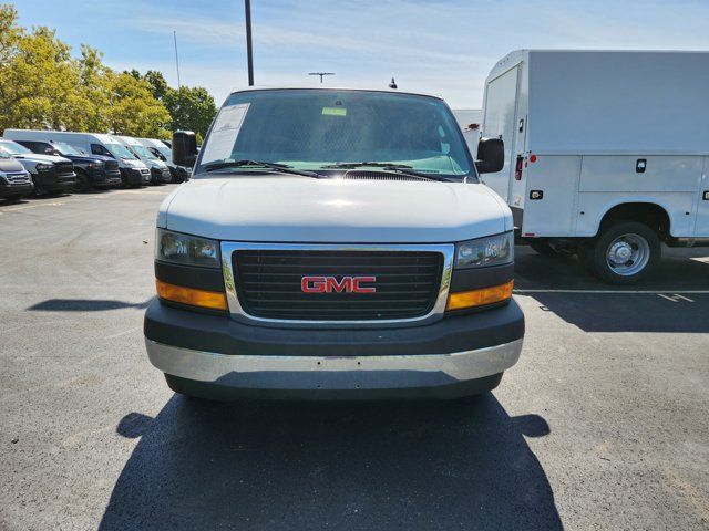 2020 GMC Savana Base