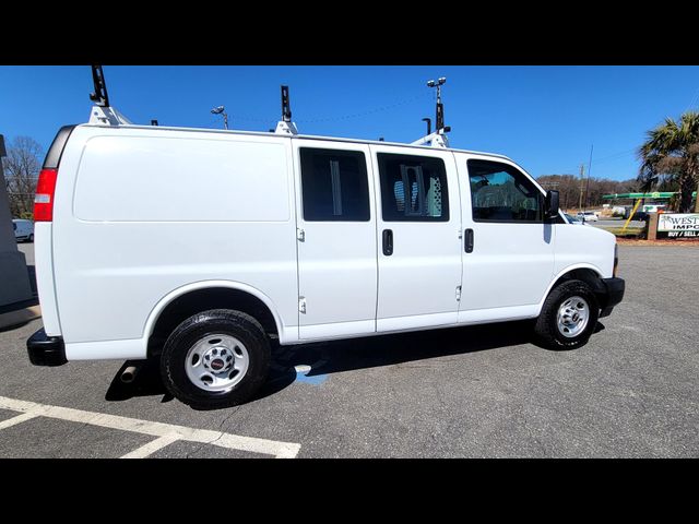 2020 GMC Savana Base