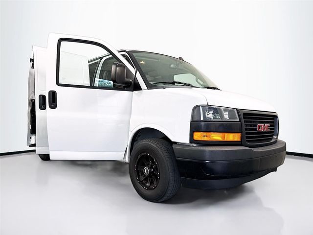 2020 GMC Savana Base