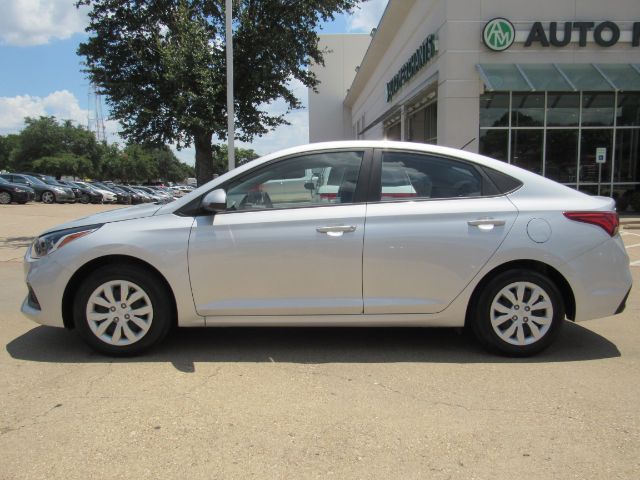 2020 Hyundai Accent SE