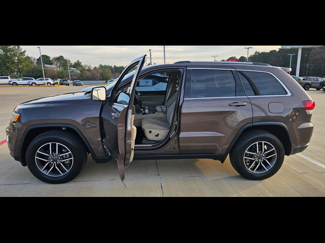 2020 Jeep Grand Cherokee Laredo E