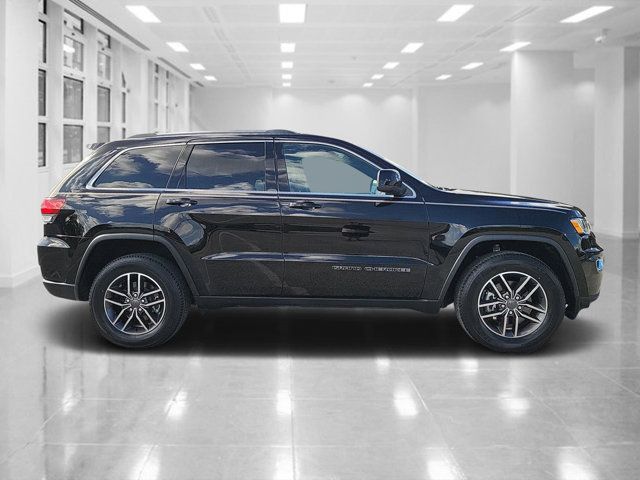 2020 Jeep Grand Cherokee Laredo E