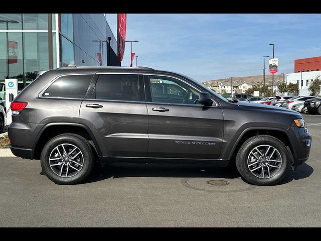 2020 Jeep Grand Cherokee Laredo E