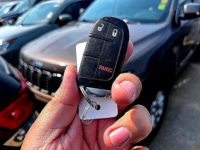 2020 Jeep Grand Cherokee Laredo E