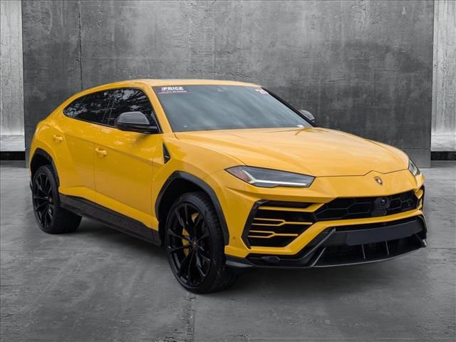 2020 Lamborghini Urus Base