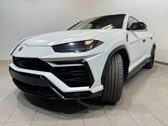 2020 Lamborghini Urus Base